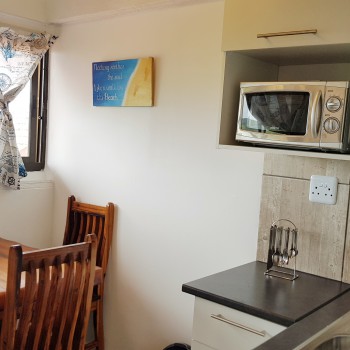 Darya kitchenette